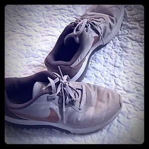 Women's Nike Shoes